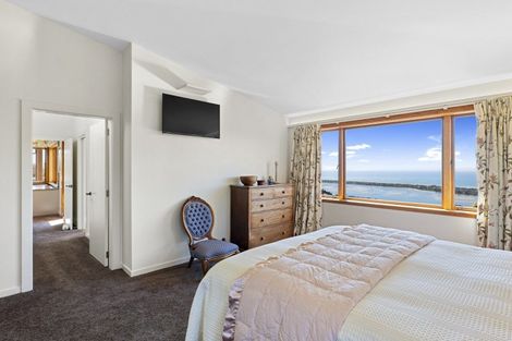 Photo of property in 123 Glenstrae Road, Redcliffs, Christchurch, 8081