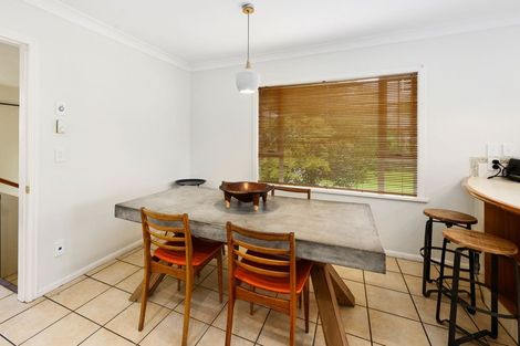 Photo of property in 6 Tupara Crescent, Kawaha Point, Rotorua, 3010