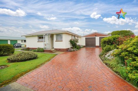 Photo of property in 49 Mauchline Street, Wallacetown, 9816