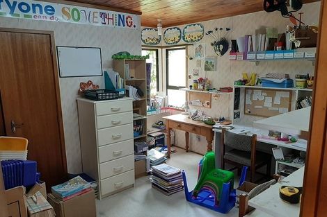 Photo of property in 15 Te Henga Road, Waitakere, Henderson, 0781