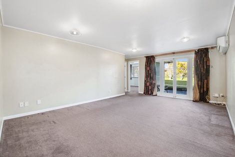 Photo of property in 9 Hand Road, Helensville, 0800