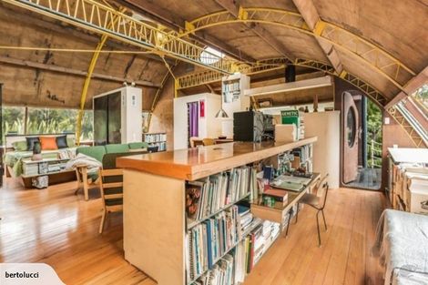 Photo of property in 81 Anawhata Road, Anawhata, New Lynn, 0772