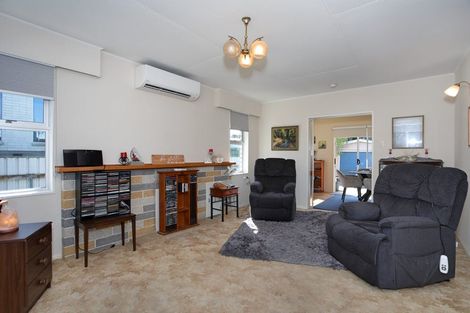 Photo of property in 17 Pirinoa Street, Feilding, 4702