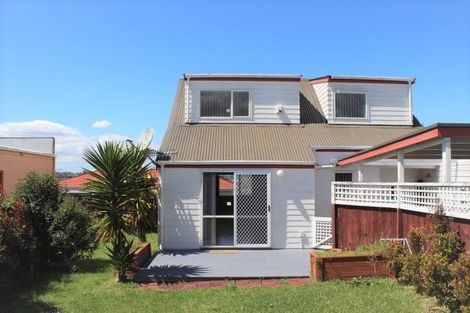 Photo of property in 2/10 Rewa Street, New Lynn, Auckland, 0600