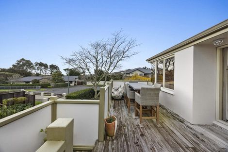 Photo of property in 1 Orlando Close, Frankleigh Park, New Plymouth, 4310