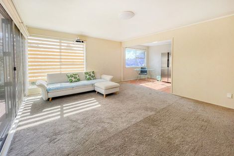 Photo of property in 94 Lantana Road, Green Bay, Auckland, 0604