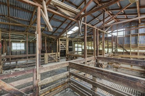Photo of property in 921 Ongo Road, Hunterville, 4782