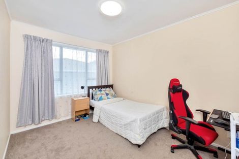 Photo of property in 1/16 Peach Road, Glenfield, Auckland, 0629