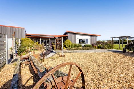 Photo of property in 280 Austin Road, Normanby, Hawera, 4673