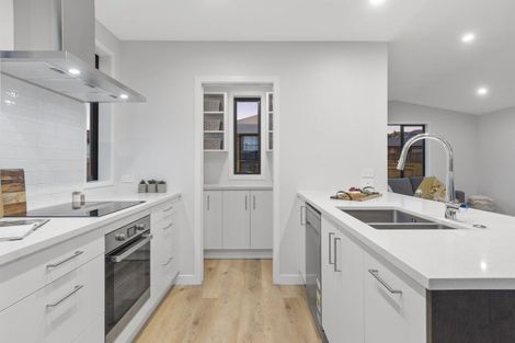 Photo of property in 17 Anglers Way, Omokoroa, 3114