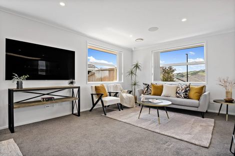 Photo of property in 15 Bellenden Crescent, Pokeno, 2402