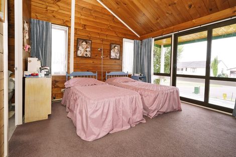 Photo of property in 16 Ngaio Place, Pukete, Hamilton, 3200