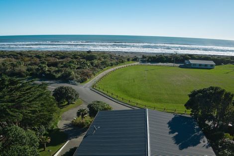 Photo of property in 25 Domain Terrace, Karoro, Greymouth, 7805