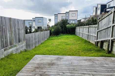 Photo of property in 3b Putiputi Way, Papakura, 2110