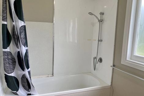 Photo of property in 122 Tawa Road, Kumeu, 0891