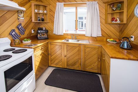 Photo of property in 18 Cambridge Terrace, Masterton, 5810