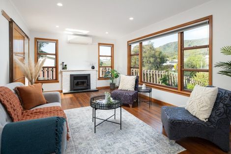 Photo of property in 76 Hampden Street, Picton, 7220