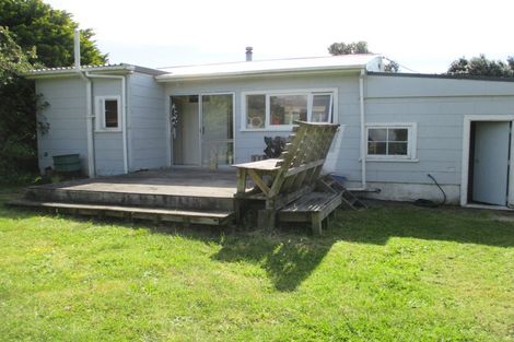 Photo of property in 8 Mahoe Street, Otaki Beach, Otaki, 5512