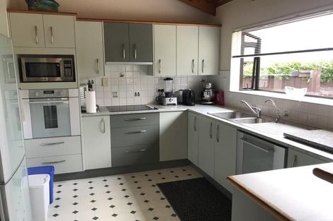 Photo of property in 12 Crampton Court, Orewa, 0931