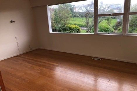 Photo of property in 135 Birkenhead Avenue, Birkenhead, Auckland, 0626