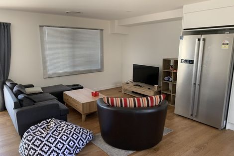 Photo of property in 8 Lilac Lane, Oteha, Auckland, 0632