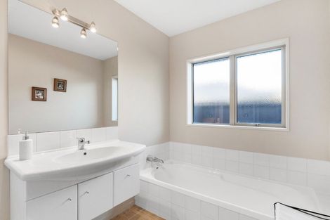 Photo of property in 16 Heathridge Place, Lincoln, 7608