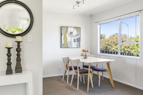 Photo of property in 1/1 Barbados Drive, Unsworth Heights, Auckland, 0632