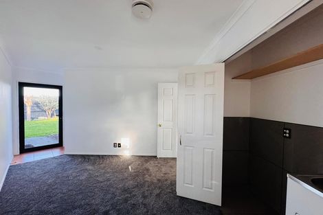 Photo of property in 69 Royal Oak Drive, Kelvin Grove, Palmerston North, 4414