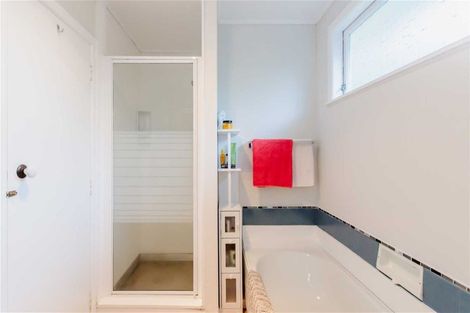 Photo of property in 43 Walton Road, Paraparaumu Beach, Paraparaumu, 5032