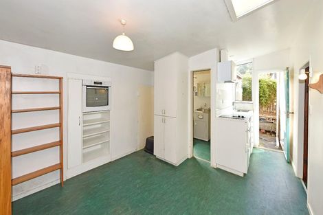 Photo of property in 16 Ripon Street, Lyttelton, 8082