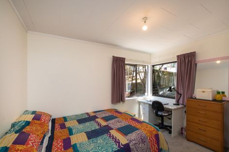 Photo of property in 35 Heathcote Place, Fitzherbert, Palmerston North, 4410