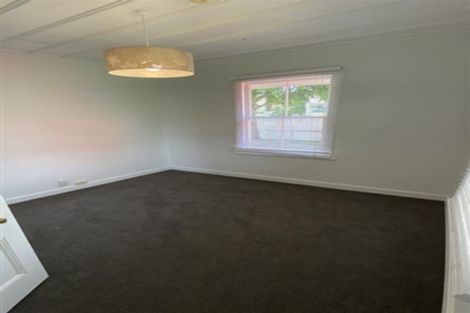 Photo of property in 107 Beach Road, Mellons Bay, Auckland, 2014