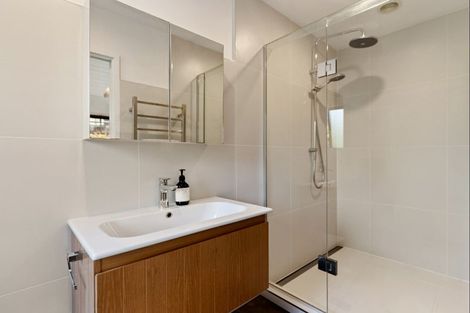 Photo of property in 29 Grand View Road, Leigh, 0985