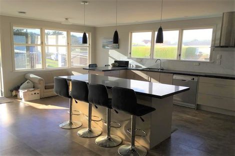 Photo of property in 2 Watson Drive, Paraparaumu Beach, Paraparaumu, 5032