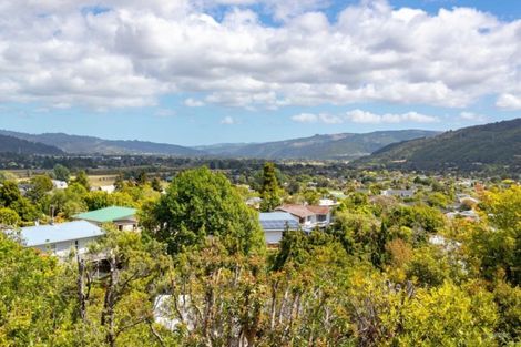 Photo of property in 19 Vista Crescent, Maoribank, Upper Hutt, 5018