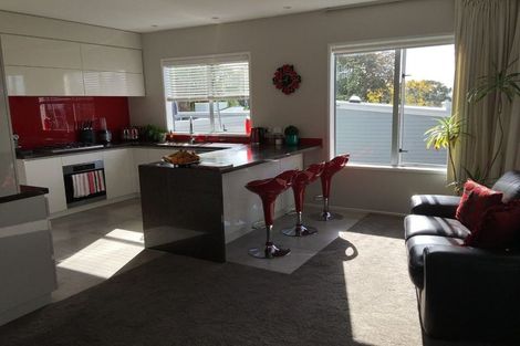 Photo of property in 28 Oakwood Grove, Eastern Beach, Auckland, 2012
