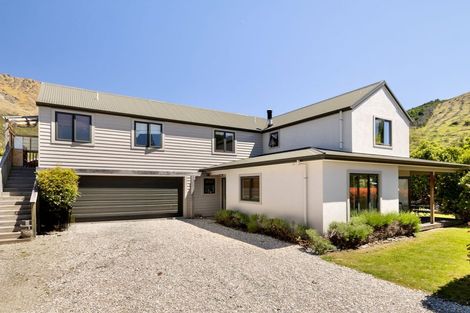Photo of property in 20 Amber Close, Arthurs Point, Queenstown, 9371