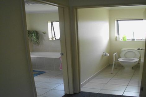 Photo of property in 6 Maadi Place, Papakura, 2110