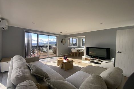 Photo of property in 61 Ruskin Road, Newlands, Wellington, 6037