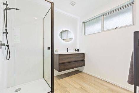 Photo of property in 53 Pine Avenue, Henderson, Auckland, 0612