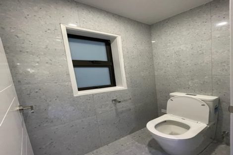 Photo of property in 128b Hutchinsons Road, Bucklands Beach, Auckland, 2014