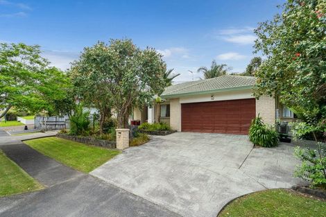Photo of property in 27 Hogarth Rise, West Harbour, Auckland, 0618