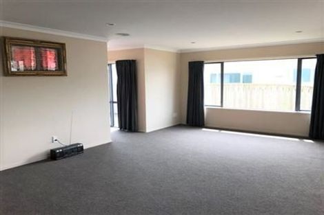 Photo of property in 20 Aotea Drive, Aotea, Porirua, 5024