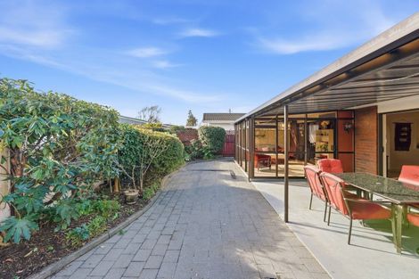 Photo of property in 2 Warwick Place, Springvale, Whanganui, 4501