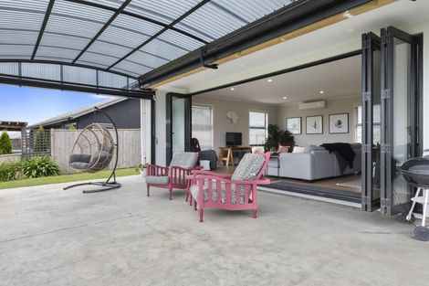 Photo of property in 32 Varsity Heights, Fitzherbert, Palmerston North, 4410