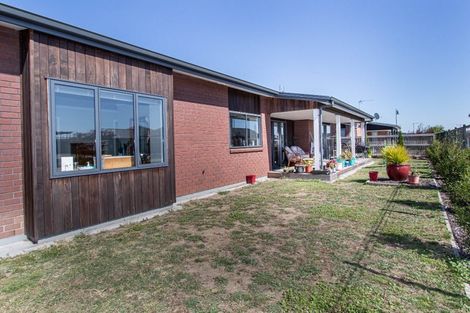 Photo of property in 42 Jarrett Terrace, Leamington, Cambridge, 3432