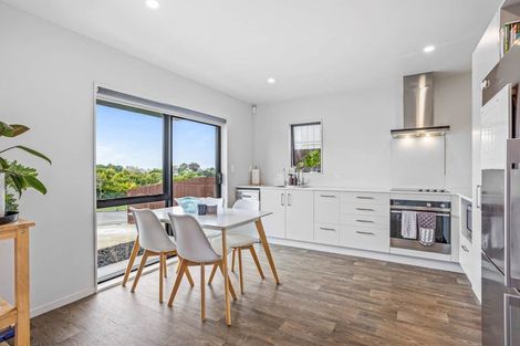 Photo of property in 6 Jean Alma Lane, Wattle Downs, Auckland, 2103