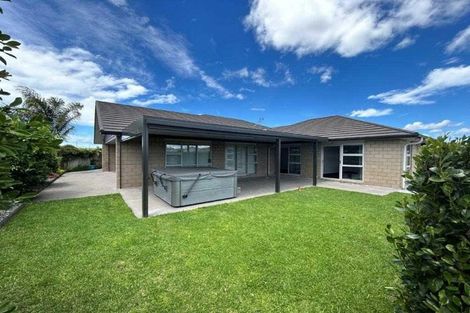 Photo of property in 30 Cupples Street, Papamoa Beach, Papamoa, 3118