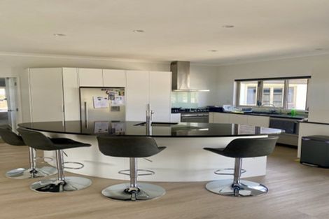 Photo of property in 2 Coleraine Drive, Rototuna, Hamilton, 3210