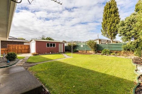 Photo of property in 42 Branch Road, Highlands Park, New Plymouth, 4312